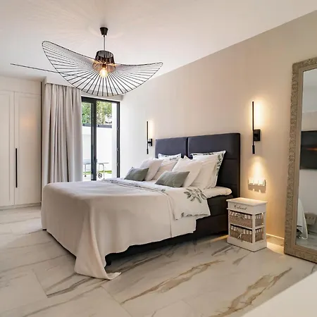 Awesome In With Heated Swimming Pool *